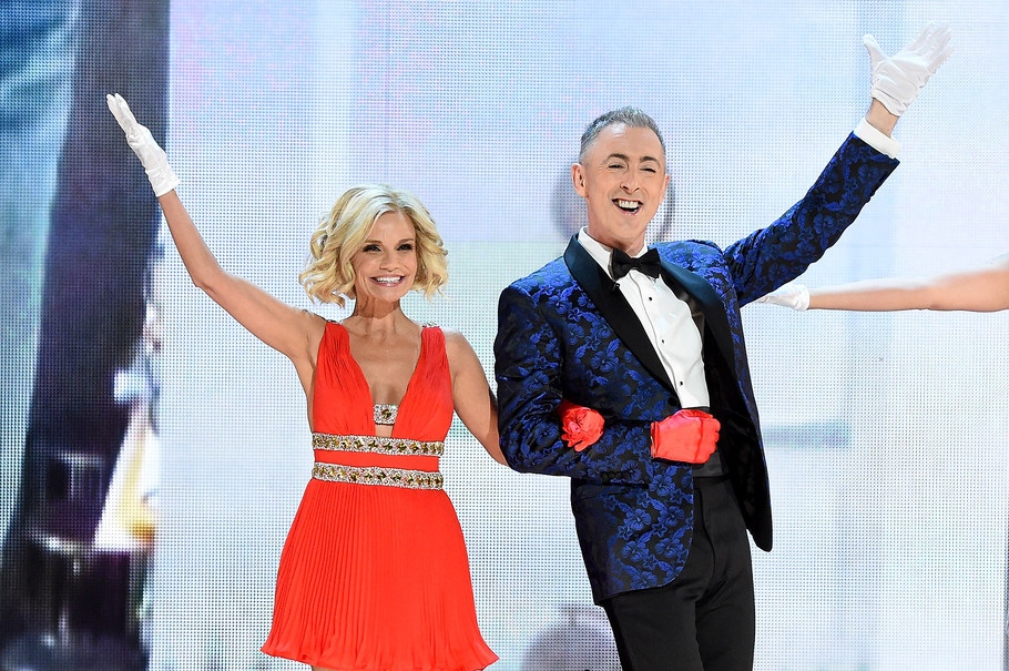 Hosts Alan Cumming and Kristin Chenoweth at the 2015 Tony Awards.